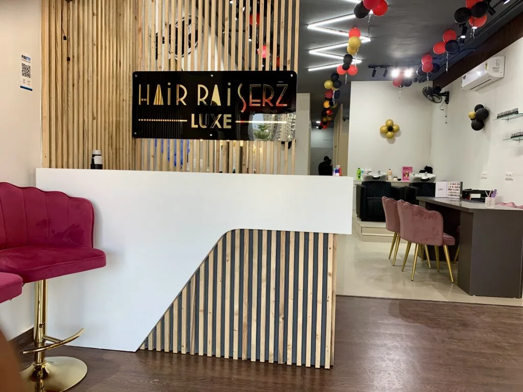 Hair Raiserz Luxe storefront